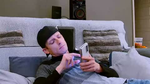 Snapshot of dilldough405 chatting on February 6, 2025, 9:28 pm Dilldough405 online show from February 6, 2025, 9:28 pm