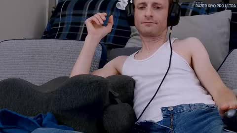 Snapshot of dilldough405 chatting on September 11, 2025, 5:29 am Dilldough405 online show from September 11, 2025, 5:29 am