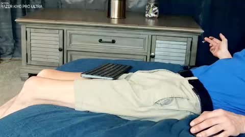 Snapshot of dilldough405 chatting on October 18, 2025, 3:24 pm Dilldough405 online show from October 18, 2025, 3:24 pm