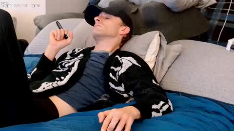 Snapshot of dilldough405 chatting on October 27, 2025, 10:47 pm Dilldough405 online show from October 27, 2025, 10:47 pm