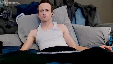 Snapshot of dilldough405 chatting on November 7, 2025, 10:04 am Dilldough405 online show from November 7, 2025, 10:04 am