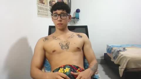 Snapshot of dillom420 chatting on March 5, 2025, 1:42 am dillom420 online show from March 5, 2025, 1:42 am