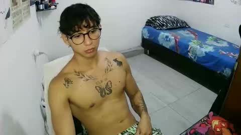 Snapshot of dillom420 chatting on December 4, 2025, 8:17 pm dillom420 online show from December 4, 2025, 8:17 pm