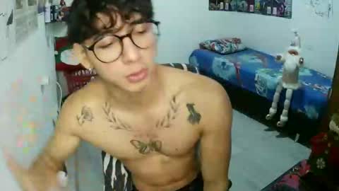 Snapshot of dillom420 chatting on December 16, 2025, 6:24 pm dillom420 online show from December 16, 2025, 6:24 pm