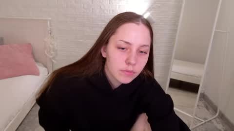 Snapshot of dina_peach chatting on May 22, 2026, 6:31 am Dina online show from May 22, 2026, 6:31 am