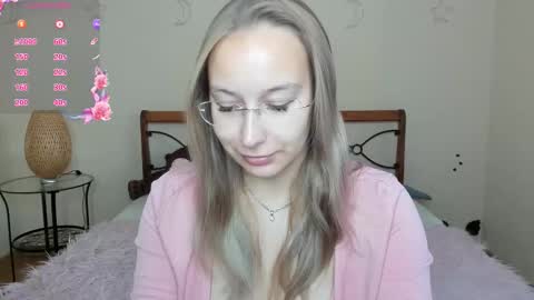 Snapshot of dina_sunshine chatting on October 17, 2025, 3:10 am Dina online show from October 17, 2025, 3:10 am