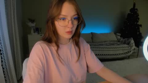 Snapshot of dinochka_ chatting on December 14, 2024, 10:13 am Dina online show from December 14, 2024, 10:13 am