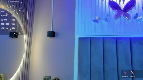 Cristal  online show from September 24, 2025, 3:43 am