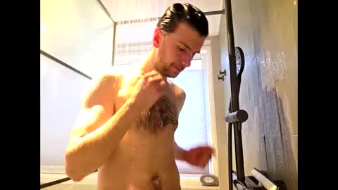 Snapshot of dirkbig23cm chatting on December 18, 2025, 9:04 am Dirk online show from December 18, 2025, 9:04 am