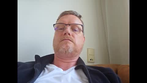 Snapshot of dirkkie1975 chatting on March 28, 2026, 2:49 pm dirkkie1975 online show from March 28, 2026, 2:49 pm