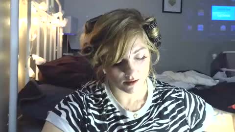 Snapshot of dirtydaisy1998 chatting on December 31, 2024, 4:04 pm Daisy Wylde online show from December 31, 2024, 4:04 pm