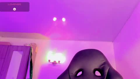 Naomy  online show from July 9, 2026, 3:21 am
