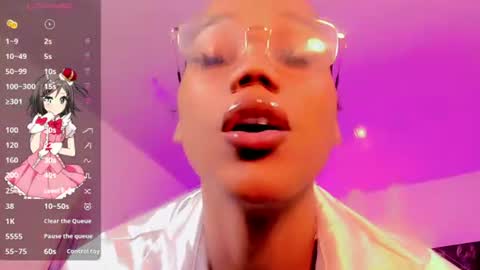 Naomy  online show from July 14, 2026, 3:22 am