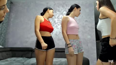 Gyna    Josie    online show from October 18, 2025, 12:57 am