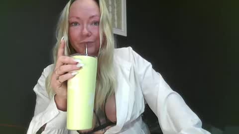 Snapshot of dirtylittlejess chatting on October 4, 2025, 9:29 am dirtylittlejess online show from October 4, 2025, 9:29 am