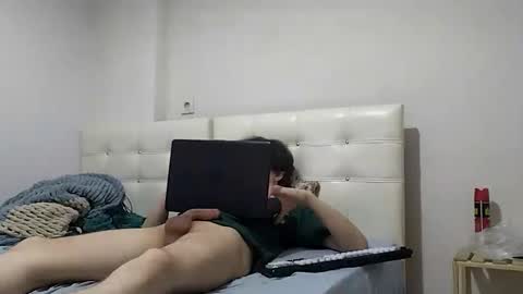 dirtywhiteguy376695 online show from October 15, 2025, 12:11 am