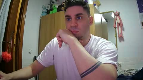 Snapshot of diselobienclaro chatting on December 17, 2025, 9:21 pm diselobienclaro online show from December 17, 2025, 9:21 pm