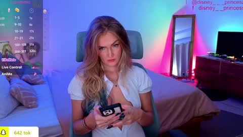 Snapshot of disney__princess chatting on April 24, 2026, 1:02 pm JASMINE online show from April 24, 2026, 1:02 pm