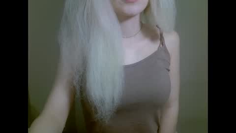 Snapshot of ditamilton chatting on October 26, 2025, 6:47 pm DitaMilton online show from October 26, 2025, 6:47 pm