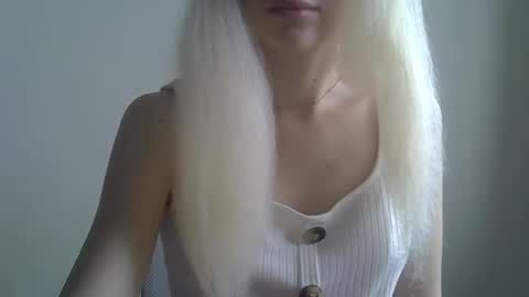 Snapshot of ditamilton chatting on November 2, 2025, 11:56 am DitaMilton online show from November 2, 2025, 11:56 am