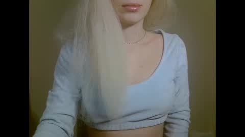 Snapshot of ditamilton chatting on November 4, 2025, 2:27 pm DitaMilton online show from November 4, 2025, 2:27 pm