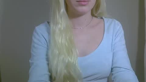 Snapshot of ditamilton chatting on November 11, 2025, 9:26 pm DitaMilton online show from November 11, 2025, 9:26 pm