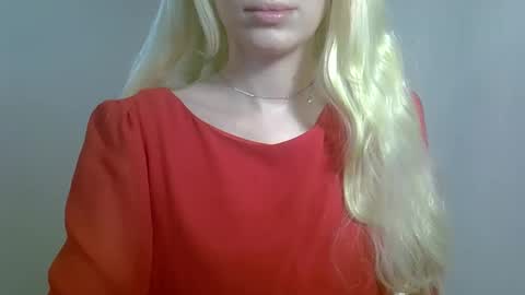 Snapshot of ditamilton chatting on November 22, 2025, 3:44 pm DitaMilton online show from November 22, 2025, 3:44 pm