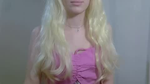 Snapshot of ditamilton chatting on November 24, 2025, 8:52 pm DitaMilton online show from November 24, 2025, 8:52 pm