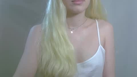 Snapshot of ditamilton chatting on November 26, 2025, 7:04 pm DitaMilton online show from November 26, 2025, 7:04 pm