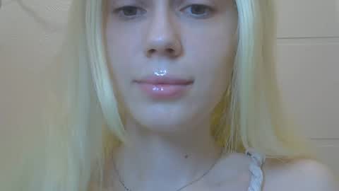 DitaMilton online show from March 7, 2026, 5:32 pm