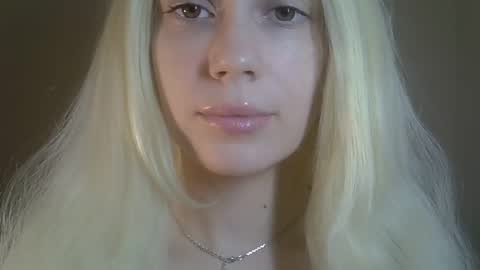 Snapshot of ditamilton chatting on May 5, 2026, 8:50 pm DitaMilton online show from May 5, 2026, 8:50 pm