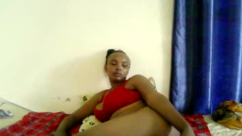 Snapshot of diva_cheupe chatting on April 17, 2026, 9:45 am diva_cheupe online show from April 17, 2026, 9:45 am