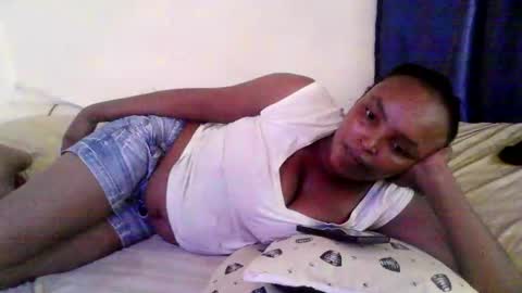 Snapshot of diva_cheupe chatting on April 24, 2026, 6:21 pm diva_cheupe online show from April 24, 2026, 6:21 pm