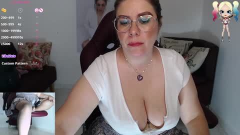Snapshot of diva_milf chatting on January 10, 2025, 2:14 am Diva online show from January 10, 2025, 2:14 am