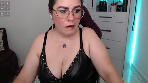 Snapshot of diva_milf chatting on February 20, 2025, 10:59 pm Diva online show from February 20, 2025, 10:59 pm