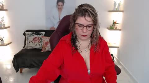 Snapshot of diva_milf chatting on April 20, 2026, 3:37 pm Diva online show from April 20, 2026, 3:37 pm