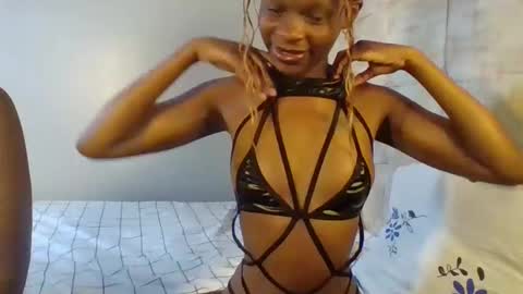divagodess online show from October 17, 2025, 7:22 am