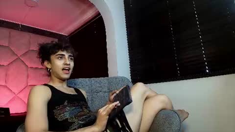Snapshot of divine____ chatting on July 7, 2026, 7:18 pm DIVINE online show from July 7, 2026, 7:18 pm