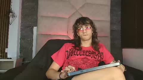 Snapshot of divine____ chatting on July 13, 2026, 7:38 pm DIVINE online show from July 13, 2026, 7:38 pm