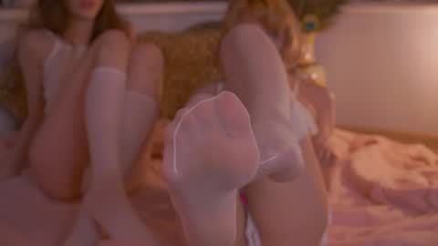 Eva and Lucia online show from April 26, 2026, 9:34 pm