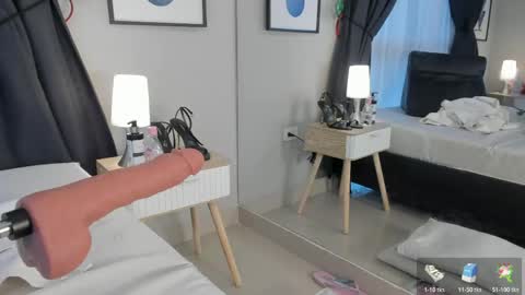 Snapshot of divine_sin chatting on June 2, 2026, 7:05 pm divine_sin online show from June 2, 2026, 7:05 pm