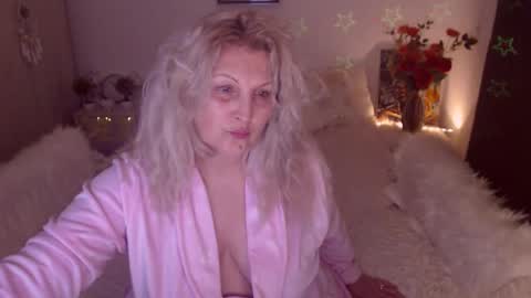 Snapshot of divineblond chatting on February 21, 2026, 9:16 pm Alexxa online show from February 21, 2026, 9:16 pm