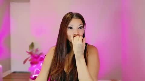 Snapshot of divinelynn chatting on February 23, 2026, 4:37 pm DivineLynn online show from February 23, 2026, 4:37 pm