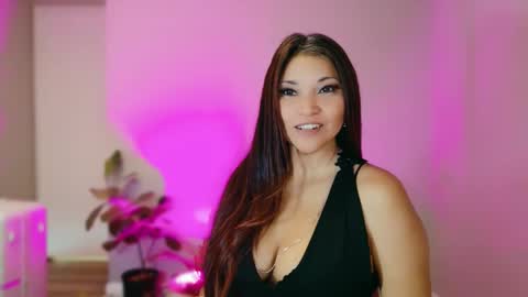 Snapshot of divinelynn chatting on March 7, 2026, 5:21 pm DivineLynn online show from March 7, 2026, 5:21 pm