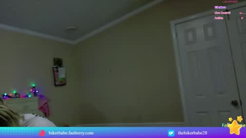 Snapshot of dixie_darling_ chatting on February 27, 2025, 6:29 am Dixie online show from February 27, 2025, 6:29 am