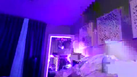 dixieglam online show from February 17, 2026, 9:06 am