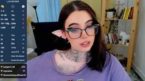 dixipixi_ online show from December 7, 2024, 12:13 pm