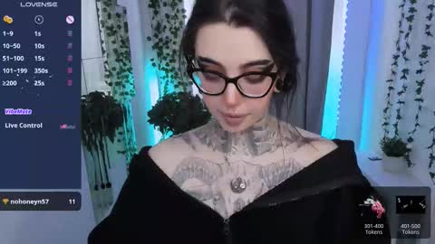 dixipixi_ online show from March 1, 2026, 5:42 am