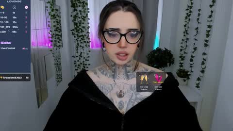dixipixi_ online show from April 5, 2026, 5:48 am