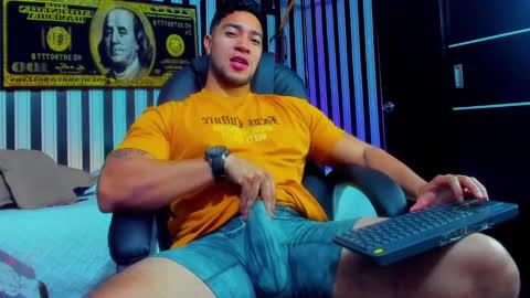 Snapshot of dixon_ray_ chatting on December 22, 2024, 1:45 am Dixon online show from December 22, 2024, 1:45 am